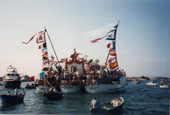 Boote mit Madonna